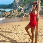 Jackie Cruz Instagram - #SWIPE to see the lady in red. 💋