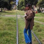 Jackie Cruz Instagram - Mi tiempo en Bogotá, Colombia, promocionando mi canción 'Cielito Lindo' fue realmente increíble. Tengo muchas cosas emocionantes para compartir contigo. Stay tuned, dear fans! Who's enjoying my latest single? Please follow my Spotify in my bio. Sending lots of love your way. Juggling motherhood and pursuing my childhood dream isn't easy, but it's incredibly rewarding.