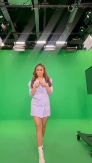 Jackie Guerrido Instagram - Aquí detrás de cámaras 🥰 hay que ponerle alegría a todo lo que se hace! 💜💜💜#onset