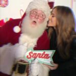 Jackie Guerrido Instagram - Mi gente! Alegría todo el día! Deseo para todos ustedes lo que anhelo para mí: salud, paz, abundancia, corazones compasivos y apasionados, y abundante amor para ustedes y sus seres queridos. Gracias por tanto amor! Los quiero!! 🙏🏻#merrychristmas 🎁