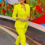 Jackie Guerrido Instagram - Llego la primavera! Florece con buenas vibraciones!! Hello Spring! Bloom with good vibes. 💐 #tv #anchor #ondet