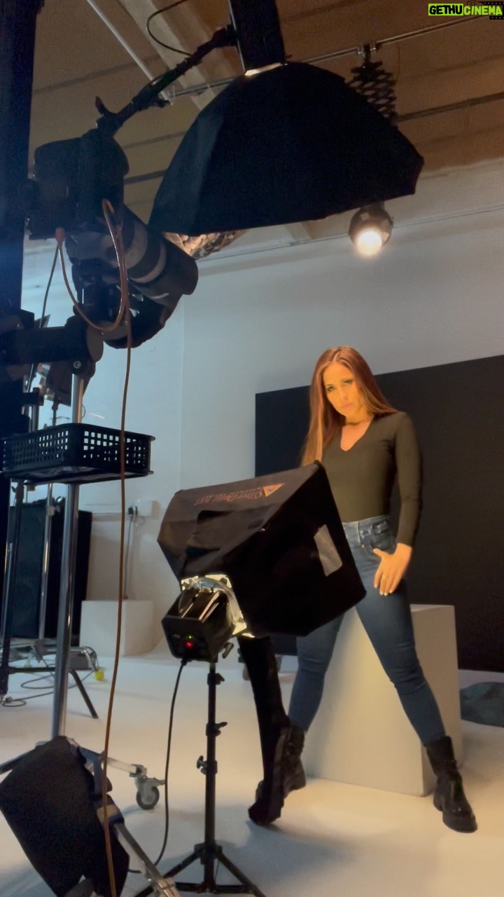 Jackie Guerrido Instagram - It’s a wrap for me baby! 🥰 Love working with you @kikesanmartin 📸 #bx
