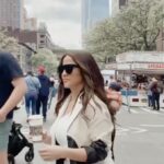 Jackie Guerrido Instagram - De regreso a trabajar en la cuidad que me vio crecer ❤️ con mi equipo de @despiertamerica en Domingo! @univision #glamedup @_jhonatan_rendon #style #by @rogerdemonserrath #ootd #styleoftheday #Newyork #home #tv #onset #host #dreambig #bronx #girl #latina #boricua