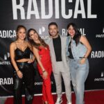 Jackie Guerrido Instagram - Aquí con uno de los artistas mas genuinos y humildes de la industria @ederbez no se pierdan la Película Radical basada en una historia real. Here with one of the most genuine and humble artists in the industry. Don’t miss the movie Radical. It’s based on a true story. #picby @rodrigoportraits #univision