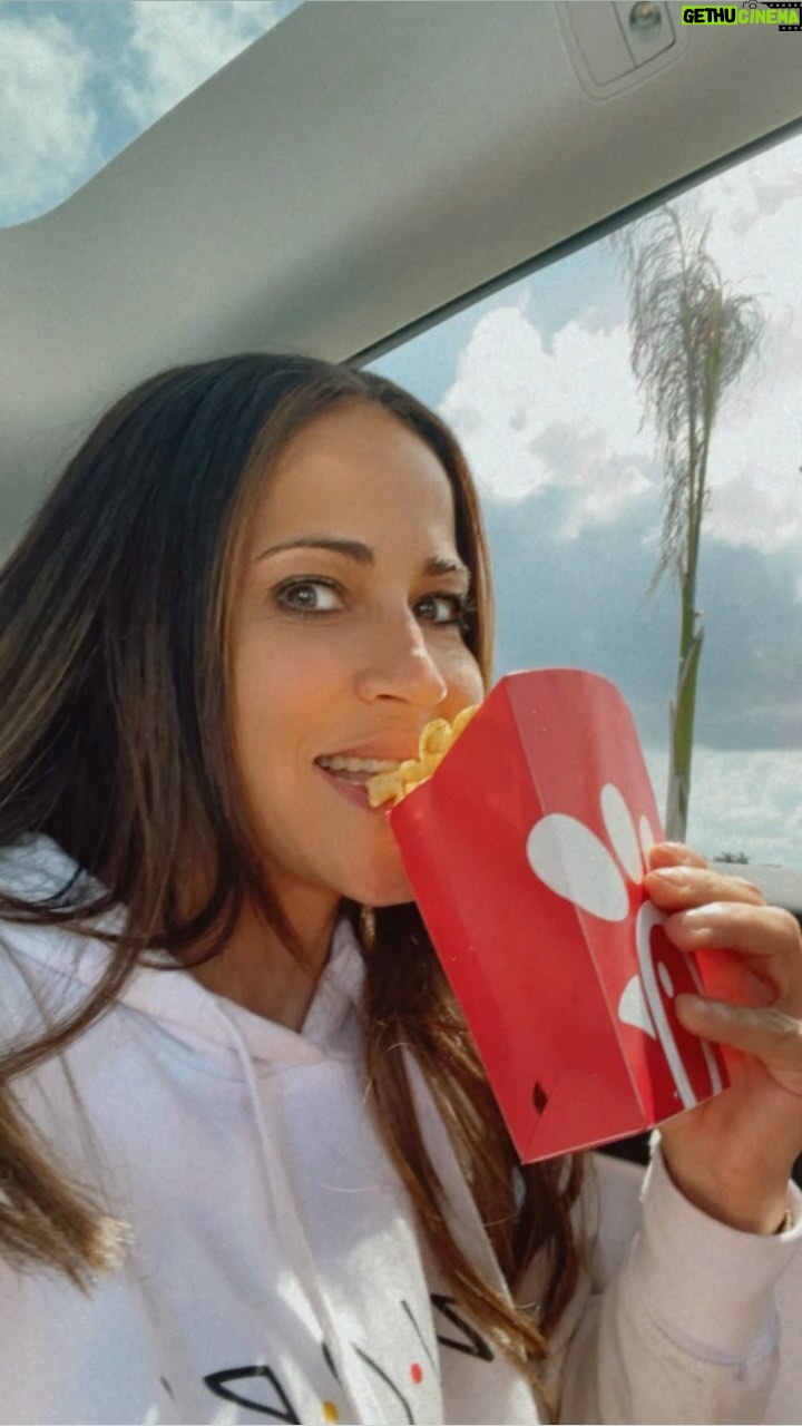 Jackie Guerrido - 8.2K Likes - Cual es tu fast food favorita? š #roadtrip #weekend #diet NOT