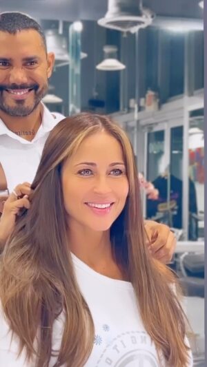 Jackie Guerrido Instagram - Falling in love with this color @armandeusbrickell @eguzmann 🥰 #hairstyles