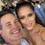 Jackie Guerrido Instagram - Abriendo mi corazón para ustedes ❤️ gracias amigo @rogerborges01 you’re the best! 🥰 y a toda el equipo de producción de @primerimpacto #los50dejackie #celebration #blessed #grateful ❤️🥰🙏🏻