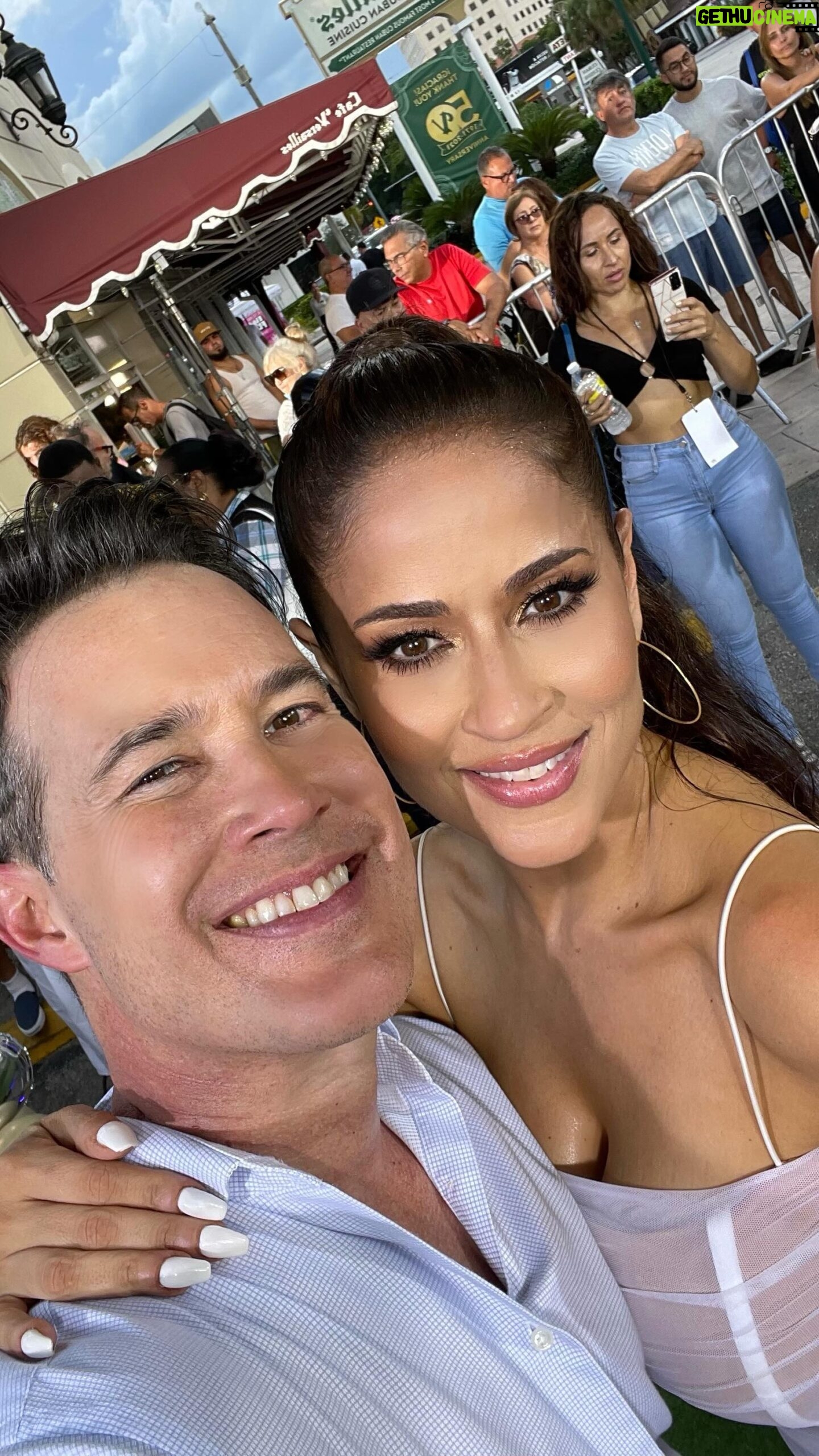 Jackie Guerrido - 18.4K Likes - Abriendo mi corazón para ustedes ā¤ļø gracias amigo @rogerborges01 youāre the best! š„° y a toda el equipo de producción de @primerimpacto #los50dejackie #celebration #blessed #grateful ā¤ļøš„°šš»