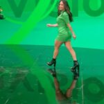 Jackie Guerrido Instagram - Find joy by walking in gratitude” Lista para una semana llena de bendiciones!!! Y ustedes listos? 💚 #reelsinstagram #fashion #walking #gratitude #lifestyle #onset 🎥🎬 #goodvibes #dreambig #univision #tv