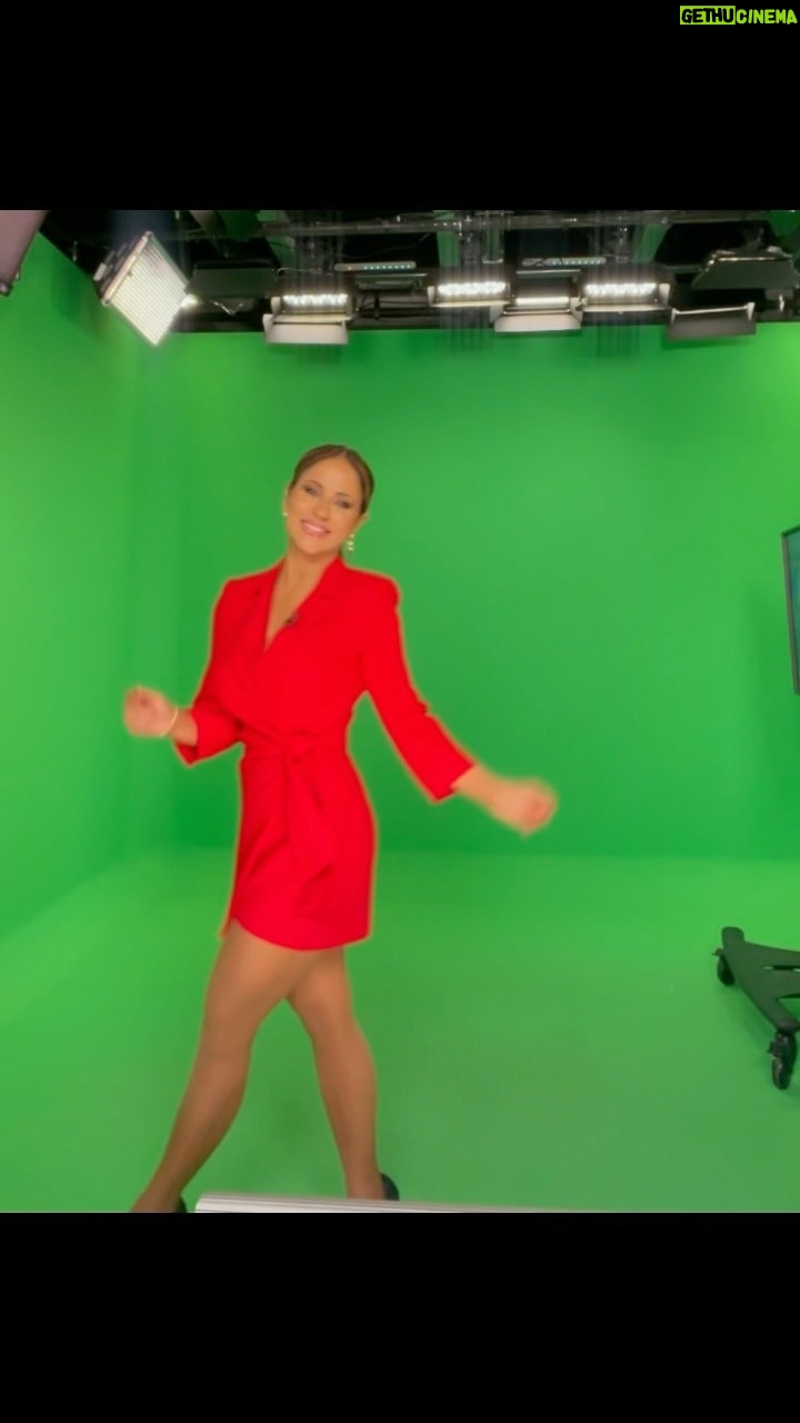 Jackie Guerrido - 9.3K Likes - Itās a wrap!!!! Los sueƱos no se hacen realidad por arte de magia, se necesita determinación, preparación, y trabajar fuerte. šš» #onset #hardwork #determination #passion #preparation #dreambig #ootd #red #reels