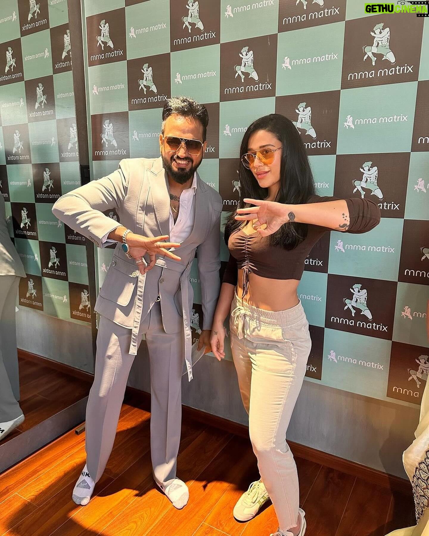 Jackie Shroff Instagram - Reposted from @mmamatrixgym Wow, what an incredible launch for our newest addition to the MMA Matrix family in Ahilyanagar!🎉The energy was electric, and the enthusiasm was contagious, making it a super successful and incredibly welcoming event. A special thank you to the Shroff Family and more so to @kishushroff who graced us with her presence.💕 We couldn’t be more thrilled to introduce this fantastic space, complete with top-notch equipment, skilled trainers, and an exceptional staff dedicated to helping you reach your fitness goals. Whether you’re a seasoned athlete or just starting your fitness journey, there’s a place for you here at MMA Matrix Ahilyanagar. Join us in revolutionizing the way we approach fitness and wellness. Step into a community that celebrates progress, embraces diversity, and fosters growth. Don’t miss out on the opportunity to be a part of something extraordinary. Sign up now and embark on your fitness revolution with us!💪 #FitnessRevolution #MMAFamily #JoinUs #MMAMatrixGym ✅ @tigerjackieshroff @kishushroff @ayeshashroff @pawanbagga @mmamatrixgym @mmamatrixgymahilyanagar