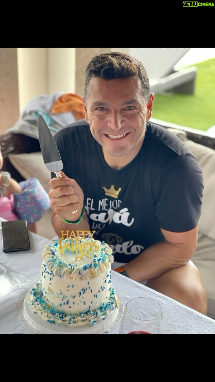 Jacqueline Bracamontes Instagram - HAPPY BDAY @mft07 !!!! Felicidades al hombre más aventurero, loco, amoroso y feliz!!! Nadie disfruta la vida como tú! Por muchos años más celebrando todos los días en familia!!! 🎉🎉🎉🎉 We ♥️ You!!!