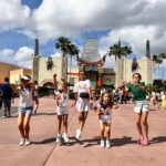 Jacqueline Bracamontes Instagram - No es fácil lograr LA FOTO con 5 niñas intentando brincar al mismo tiempo 😅😅😅