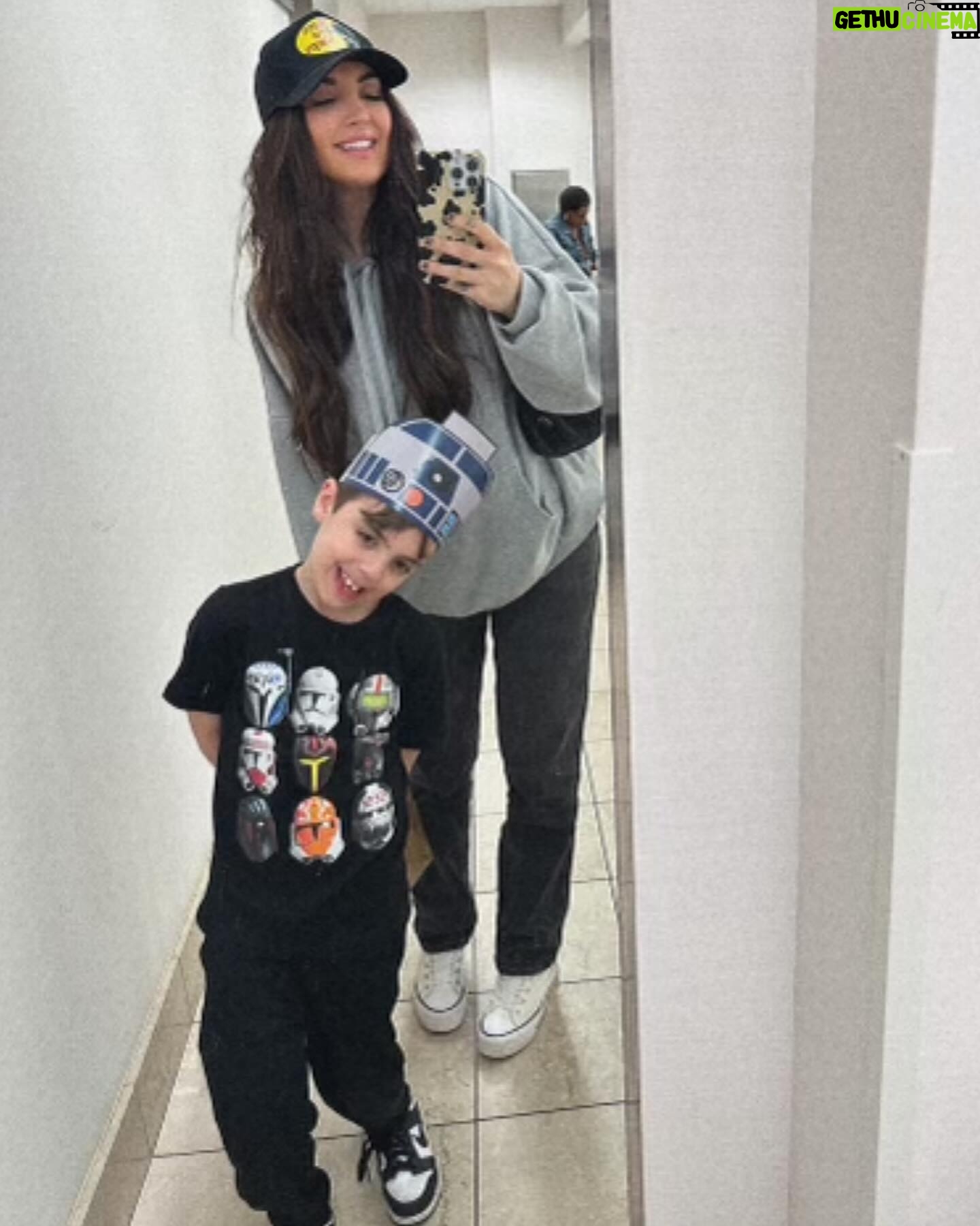 Jacqueline Laurita Instagram - Happy Motherโs Day! ๐ค๐ I am so grateful to be surrounded by SO many amazing women in my life that are such amazing, attentive, nurturing, involved Mothers. Itโs hard to mention all that I admire, so I will mention the one who brought me into this world and the one I brought into this world @ashleeholmes Thank you Mom for always being so loving, attentive and generous to me and my brothers, Grandchildren and Great Grandchild. You are exceptional! You go above and beyond for your family. It doesnโt go unnoticed. I cherish every moment spent with you and Iโm grateful how frequent our visits are. I love you so much. You truly are a beautiful person. ๐ My daughter @ashleeholmes has blown me away with the intense love she has for her son. I admire her creativeness, talent and time put into making my grandsons visions to dress up as his favorite characters come to life. She genuinely enjoys time with her son and I love every time I see her laughing at something heโs said. Heโs her world. Itโs a very special bond and very special for me to see. I love you both! ๐ I hope you all are spending the day today doing something you enjoy and with the people you enjoy the most, who are most special to you! God Bless all of you Warrior Moms out there taking every day just one day at a time, doing the best you can. Keep persevering! I pray that your most persistent prayers are answered ๐๐ป๐ I wish all beautiful things to come your way. HAPPY MOTHERS DAY! ๐๐ค๐