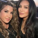 Jacqueline Laurita Instagram - Just two girls in the #malibu sun having fun! 👯‍♀️☀️Always the best time doing girl time with my dear friend @erriettelenasdesign 💕 I somehow can never take my photoshoots by friends seriously, but here it is. 📸🤪 A little Rest and relaxation, mixed with a lot of fun and a lot of laughs is exactly what was needed. 🫶🏼👯‍♀️ (More videos and pictures from Malibu in my story )