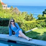 Jacqueline Laurita Instagram - Just two girls in the #malibu sun having fun! 👯‍♀️☀️Always the best time doing girl time with my dear friend @erriettelenasdesign 💕 I somehow can never take my photoshoots by friends seriously, but here it is. 📸🤪 A little Rest and relaxation, mixed with a lot of fun and a lot of laughs is exactly what was needed. 🫶🏼👯‍♀️ (More videos and pictures from Malibu in my story )