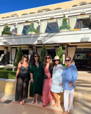 Jacqueline Laurita Instagram - It was so nice visiting with @kathywakile and @richardwakile and all their sweet friends at the pool at the @encorebeachclub @wynnlasvegas #cabana and #coctails #BeautifulDay  Always a pleasure! 🤗❤️