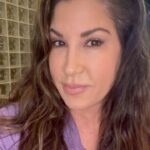 Jacqueline Laurita Instagram – 🖕🏼😝🖕🏼🌅🐶🌺🥚 #Nofilter #Nofacelift #51 💋⬇️ (…and a neck lift isn’t a facelift 😘) “Natural” meaning “No Filter” here!