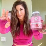 Jacqueline Laurita Instagram - #ad @flattummyco gummy is the perfect addition to any routine. 2 gummies in the morning and I’m getting all the benefits of an ACV shot without the nasty taste. They help promote a healthy complexion, help weight management, and reduce appetite. Getting back on track never tasted so good, so grab a bottle … or 5! Buy More, Save More 👉 get.flattummyco.com/shop