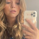 Jade Pettyjohn Instagram - Swipe for a staring contest with Joan Jett