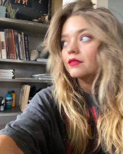 Jade Pettyjohn Instagram - February feelin ft. Stevie Nicks and some life ❣️