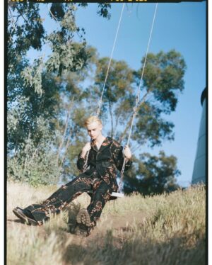 Jaeden Martell Instagram - Thank you @contentmodemagazine for this social distance shoot and launch of @contentsmen!🌞Photographer- @shanemccauley
Creative Director- @deborahfergusonstylist
Interview- @colter_geist
New website-@allieking6 Clothing-@Bugsgarson Grooming- mom