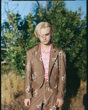 Jaeden Martell Instagram - Thank you @contentmodemagazine for this social distance shoot and launch of @contentsmen!🌞Photographer- @shanemccauley
Creative Director- @deborahfergusonstylist
Interview- @colter_geist
New website-@allieking6 Clothing-@Bugsgarson Grooming- mom