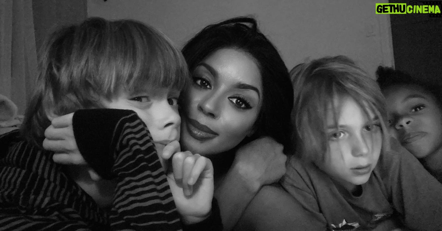 Jaime King Instagram - FAMILY 🌹 What love looks like. Forever. Thank God for my babies and their family the Benoit’s. 💯❤️🥰🙏