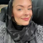 Jaime King Instagram - Today in my car office… 💯❤️🌹
