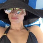 Jaimie Alexander Instagram - DAY ONE - I’ll be here if anyone needs me🤪 What are you doing today??!! #2023 #miami 😎☀️🌊🙌🏻🌴🐚 #grateful