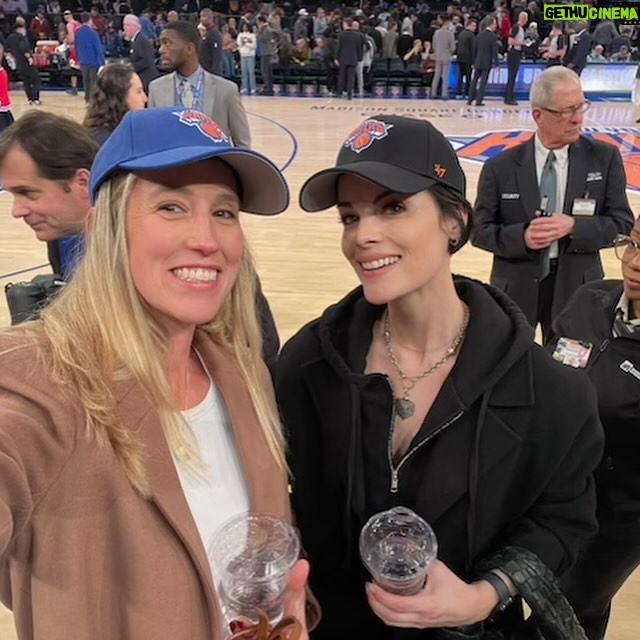 Jaimie Alexander Instagram - Had so much fun last night at @thegarden watching the @nyknicks kick some ass 🏀 What a game! #courtside