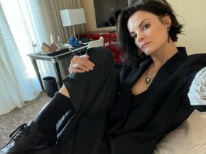 Jaimie Alexander Instagram - Too goth for #losangeles ??? Mwahahahahha! 😈 #hotellife (and yes, I drank that large pot of coffee all by myself…and ate both croissants…) 😁🤘🏻