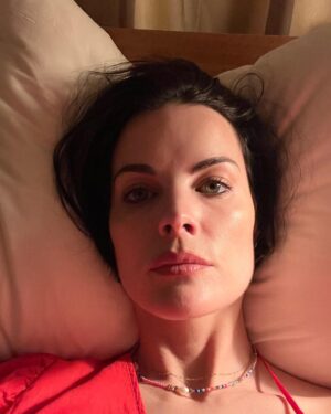 Jaimie Alexander Instagram - Accidental selfies pt 2 😂 which one is your favorite?! Btw, I have no idea wtf was happening in the second one or why I have a lazy eye🤷🏻‍♀️🥴🙌🏻 #selfie