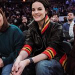Jaimie Alexander Instagram - Such a fun night with my girl, @tcu8soccer 🏀 watching the @nyknicks kill it! Thank you @thegarden for having us! I’ve become obsessed 🤩 shoutout to my fave player @juliusrandle30 🙌🏻