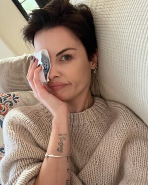 Jaimie Alexander Instagram - I’ll be home all weekend if you need me. 🤦🏻‍♀️ #dammit