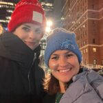 Jaimie Alexander Instagram - Such a fun night with my girl, @tcu8soccer 🏀 watching the @nyknicks kill it! Thank you @thegarden for having us! I’ve become obsessed 🤩 shoutout to my fave player @juliusrandle30 🙌🏻
