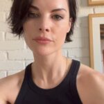 Jaimie Alexander Instagram - Well…I’m 40 (and I’m fit 💪🏻) hahaha 😜 Huge thanks to @miguelojedam and @ericasedge for teaching me and keeping me accountable. It feels so good to be this strong. Grateful I can continue on this journey 🥰🙏🏻 #fitby40