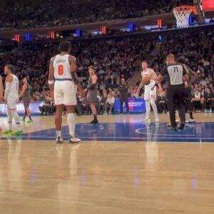 Jaimie Alexander Instagram - Such a fun night with my girl, @tcu8soccer 🏀 watching the @nyknicks kill it! Thank you @thegarden for having us! I’ve become obsessed 🤩 shoutout to my fave player @juliusrandle30 🙌🏻