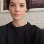Jaimie Alexander Instagram - Good morning!! 🤪 Got some #cupping and #guasha done yesterday! 😂 Thank you @samanthastory_ 🥰 Have any of you ever tried it?? What helps you recover? 🏋🏻‍♀️ #fitby40