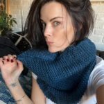 Jaimie Alexander Instagram - Finished!!!! 🧶 #cozy #knit #warm #winter #snood