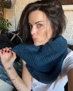 Jaimie Alexander Instagram - Finished!!!! 🧶 #cozy #knit #warm #winter #snood