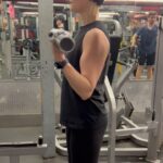Jaimie Alexander Instagram - Started doing 21s for biceps. 💪🏻 Overhand and underhand. Definitely helping me isolate the muscles I need to improve and work on my grip strength. 🏋🏻‍♀️ #fitby40