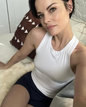 Jaimie Alexander Instagram - Oh don’t mind me, I’m just gonna be cozy all day 🥰 Thank you for the cute goodies, @lunya 😘