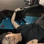 Jaimie Alexander Instagram - A very cuddly distraction at the gym today 🥰 #fitby40 🏋🏻‍♀️