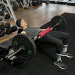 Jaimie Alexander Instagram - FINALLY got myself strong enough to do this exercise again after multiple spine injuries. Made a lot of progress today and feeling very grateful. Thank you @miguelojedam and @ericasedge 💛🏋🏻‍♀️ #fitby40 #hipthrust #legday