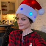 Jaimie Alexander Instagram - Ho Ho Ho Merry Christmas, everyone!🤶🏻⛄️✨❄️🎄🤶🏻 🎁Hope you all have a wonderful day♥️