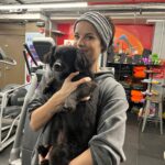 Jaimie Alexander Instagram - Solid leg day today💪🏻 plus puppy cuddles with Mia🥰💛 #fitby40