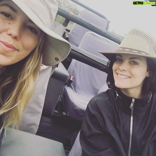 Jaimie Alexander Instagram - Happy happy happy birthday, @laurenrodriguezny 🎂You shimmering nutcase, sparkling rose, glittering, funny fairy of a human!!! You’re the best cob of corn in the world. I’ve loved you since the day we met. You’re one of the greatest women I’ve ever known and I’m beyond thankful for your friendship. Lucky me. 💕 #miamor 🌽🥳💩