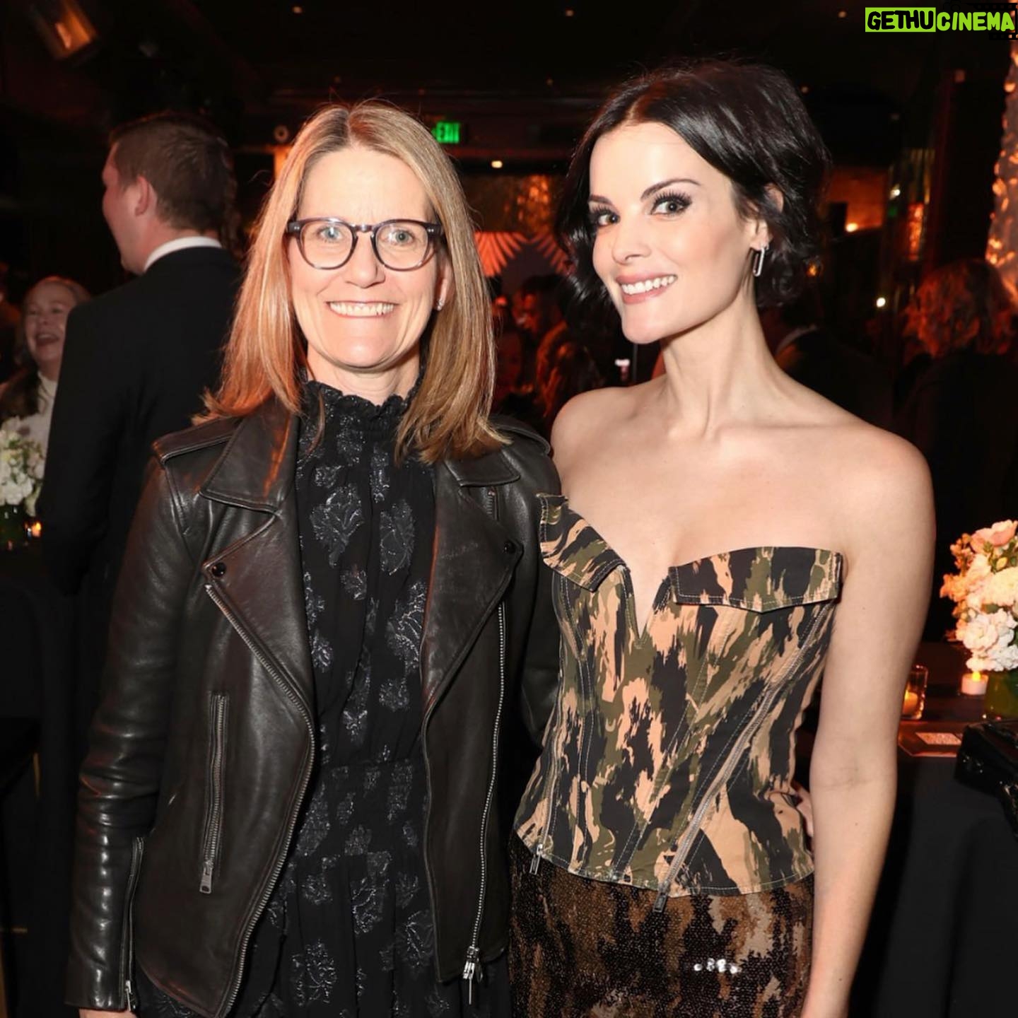 Jaimie Alexander Instagram - Such a fantastic evening last night. I had the privilege of presenting the #hamiltonbehindthecameraawards to the prop master from #thorloveandthunder Guillaume DeLouche. ✨⚡️✨ Styled by: @marc_eram Makeup: @jeffreypaulbeauty Hair: @michaelhair Outfit: @dionlee