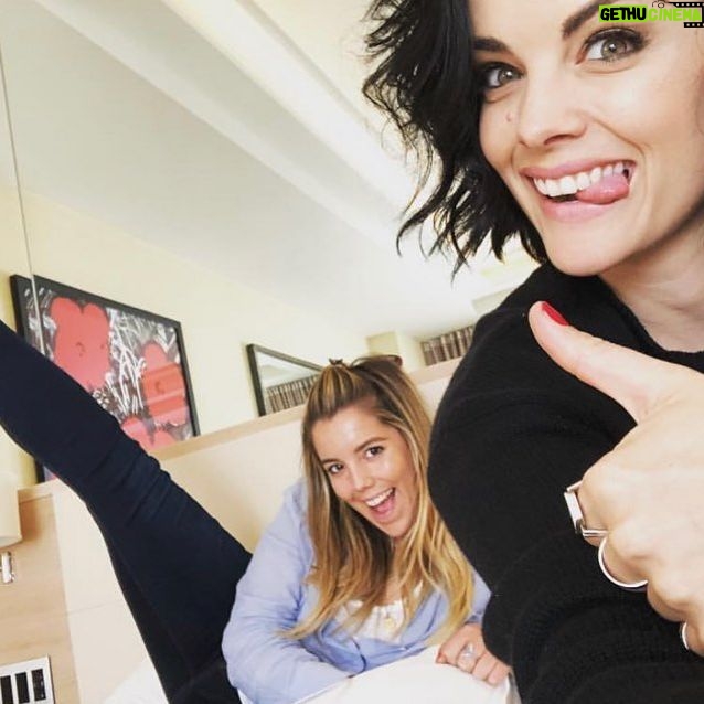 Jaimie Alexander Instagram - Happy happy happy birthday, @laurenrodriguezny 🎂You shimmering nutcase, sparkling rose, glittering, funny fairy of a human!!! You’re the best cob of corn in the world. I’ve loved you since the day we met. You’re one of the greatest women I’ve ever known and I’m beyond thankful for your friendship. Lucky me. 💕 #miamor 🌽🥳💩